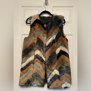 Romeo and Juliet Couture Faux Fur Vest Size M
